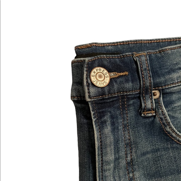 Express denim distressed shorts size 4 - Picture 3 of 9